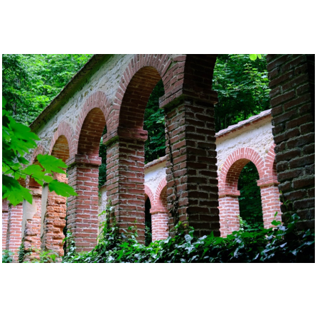 Arcades en brique du Domaine d'Ors